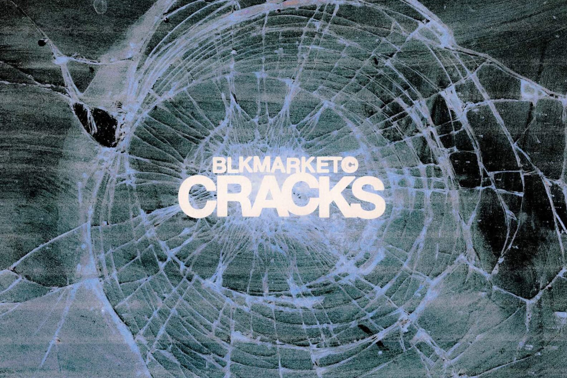 Blkmarket – Cracks – Shattered Glass Textures 18张高质量玻璃破裂和破碎玻璃纹理 – DUNEFILM